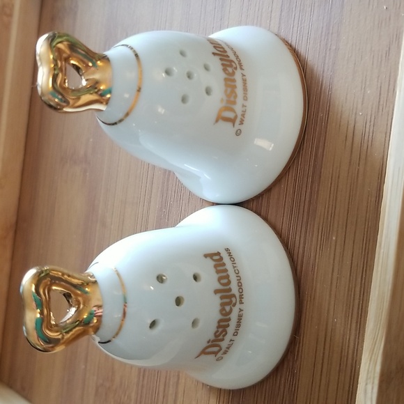 Vintage Disney Shaker Bell Castle Carousel Salt & Pepper - Picture 8 of 8